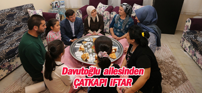 Başbakan Davutoğlu'ndan çatkapı iftar