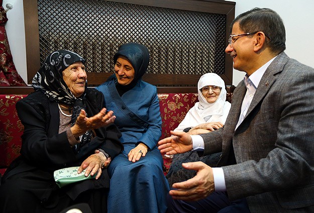 Başbakan Davutoğlu'nun Darülaceze sakinleriyle buluşması