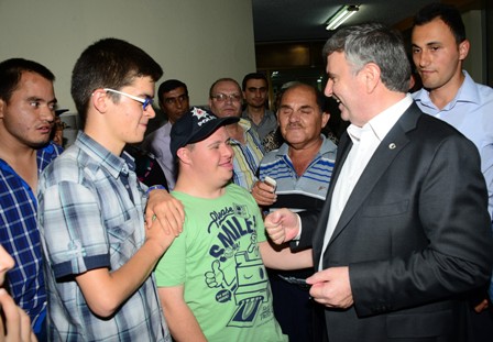 Akyürek engellilerle iftarda buluştu