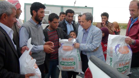 Geçici  tarım işçilerine erzak yardımı