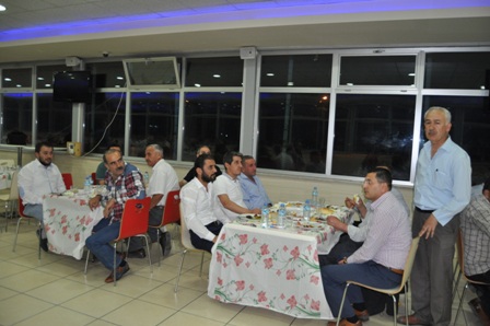 Mezunlar iftarda buluştu