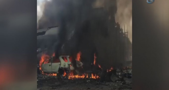 Endonezya’da askeri uçak düştü: En az 30 ölü