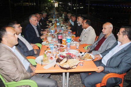 Muhtarlarla iftarda bir araya geldiler