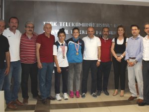Telekom şampiyonları ödüllendirdi