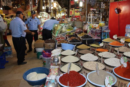 Zabıta gramajı düşük ekmeklere el koydu