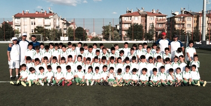 Yaz Futbol Okulu'nda çalışmalar başladı