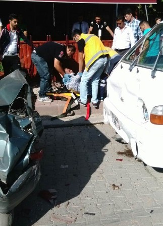 Epilepsi krizine giren sürücü kazaya neden oldu