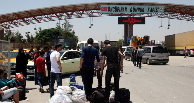 Suriyeliler savaşa rağmen ülkelerine dönüyor