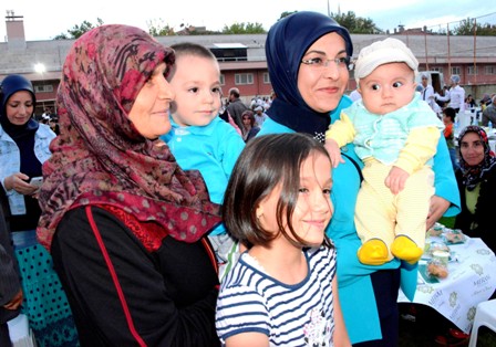Toru,yetimlerle iftarda buluştu