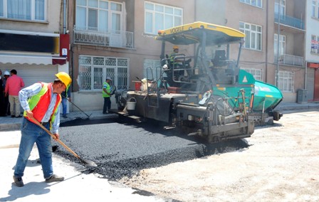 Meram’da asfaltlama çalışmaları sürüyor