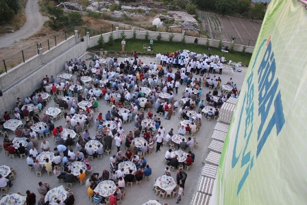 RİBAT geleneksel iftarı Hatıp'ta yapıldı