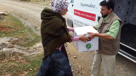 Ribat Ramazan boyunca gıda paketi dağıttı