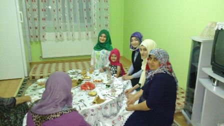 AK Gençlik, şehit aileleri ile iftar yaptı