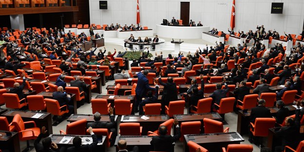 Meclis'te 30 milletvekili açıkta kaldı