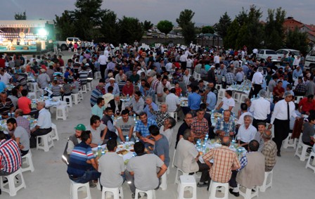 Ali Ulvi Kurucu Mahallesi’nde iftar