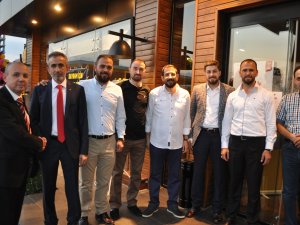 Müteahitler iftarda buluştu