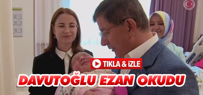 Ahmet Davutoğlu ezan okuyor