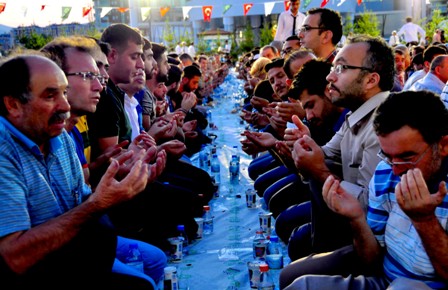 Medine usulü iftara yoğun ilgi