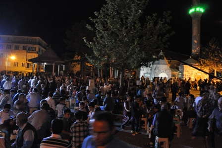 Kadir gecesinde binlerce vatandaş camilere koştu