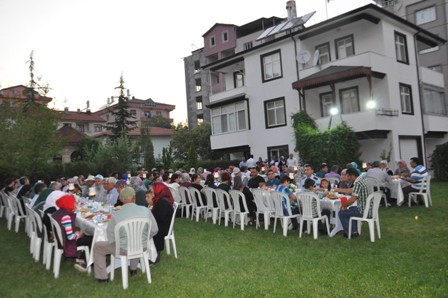 Sonel şehit aileleri ve gazilere iftar verdi