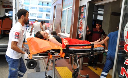 Konyalı genç kız boğulma tehlikesi geçirdi