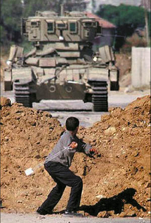 İsrail'in taş atanlara 20 yıl hapis cezası vermesi