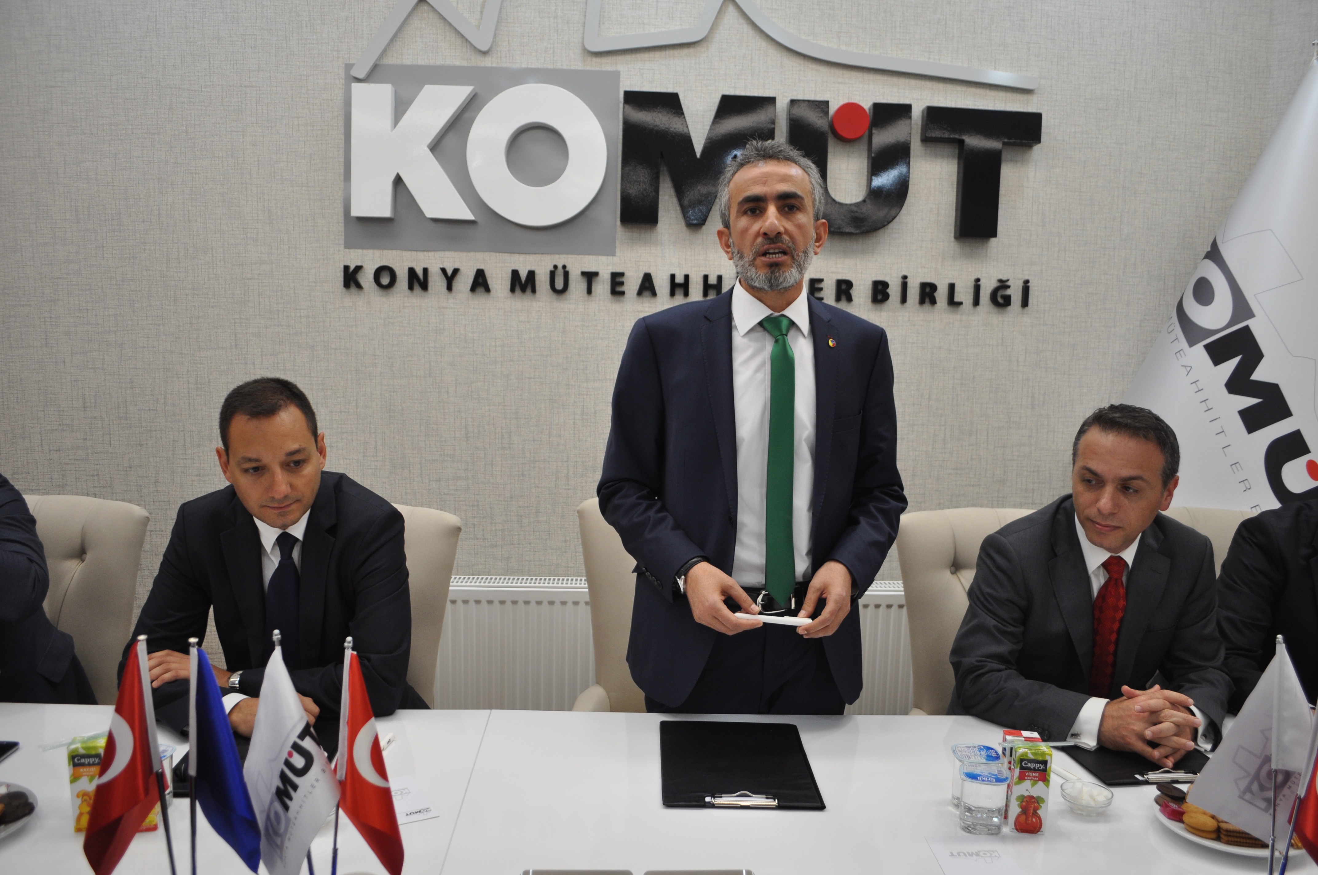 İş Bankası’ndan KOMÜT’e seminer