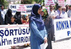 "Başörtüsü meşru bir haktır"