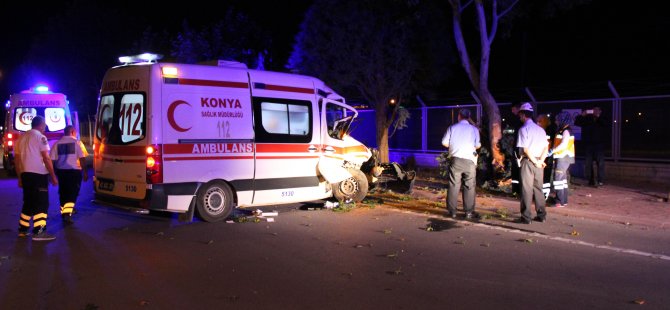 Ambulans kaza yaptı: 4 yaralı