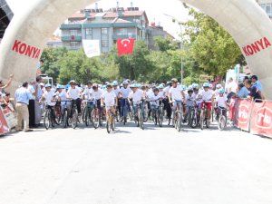 Düz bisiklet yarışları start aldı