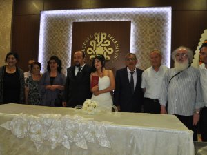 Mustafa Atay kızı Neriman’ı evlendirdi