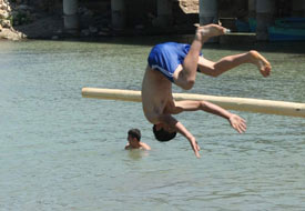 Beyşehir Gölü’nde serinliyorlar