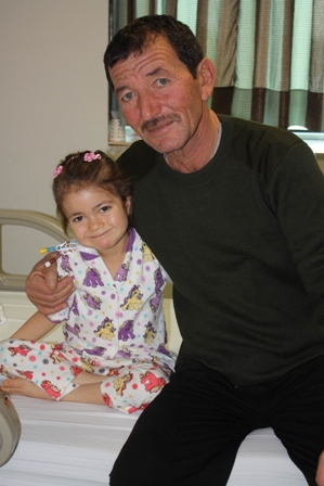 Aynı kaderi yaşayan kardeşler hayata tutundu