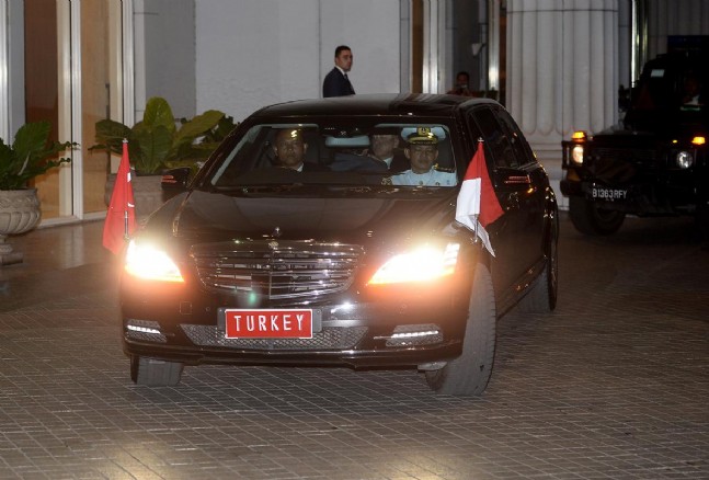 Cumhurbaşkanı Erdoğan Endonezya'dan seslendi