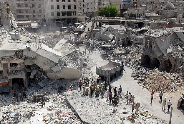 Esed rejimine ait savaş uçağı düştü: 35 ölü