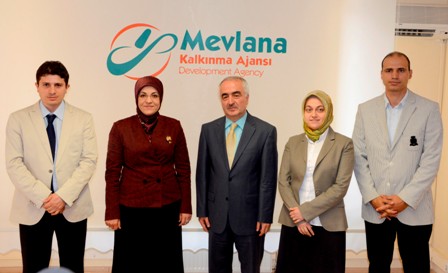 Meram’da parklar güneş enerjisiyle aydınlanıyor