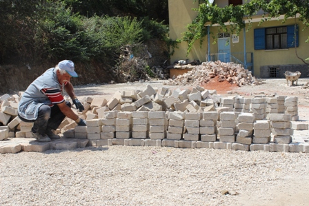 Her mahalleye 50 bin m² parke taşı