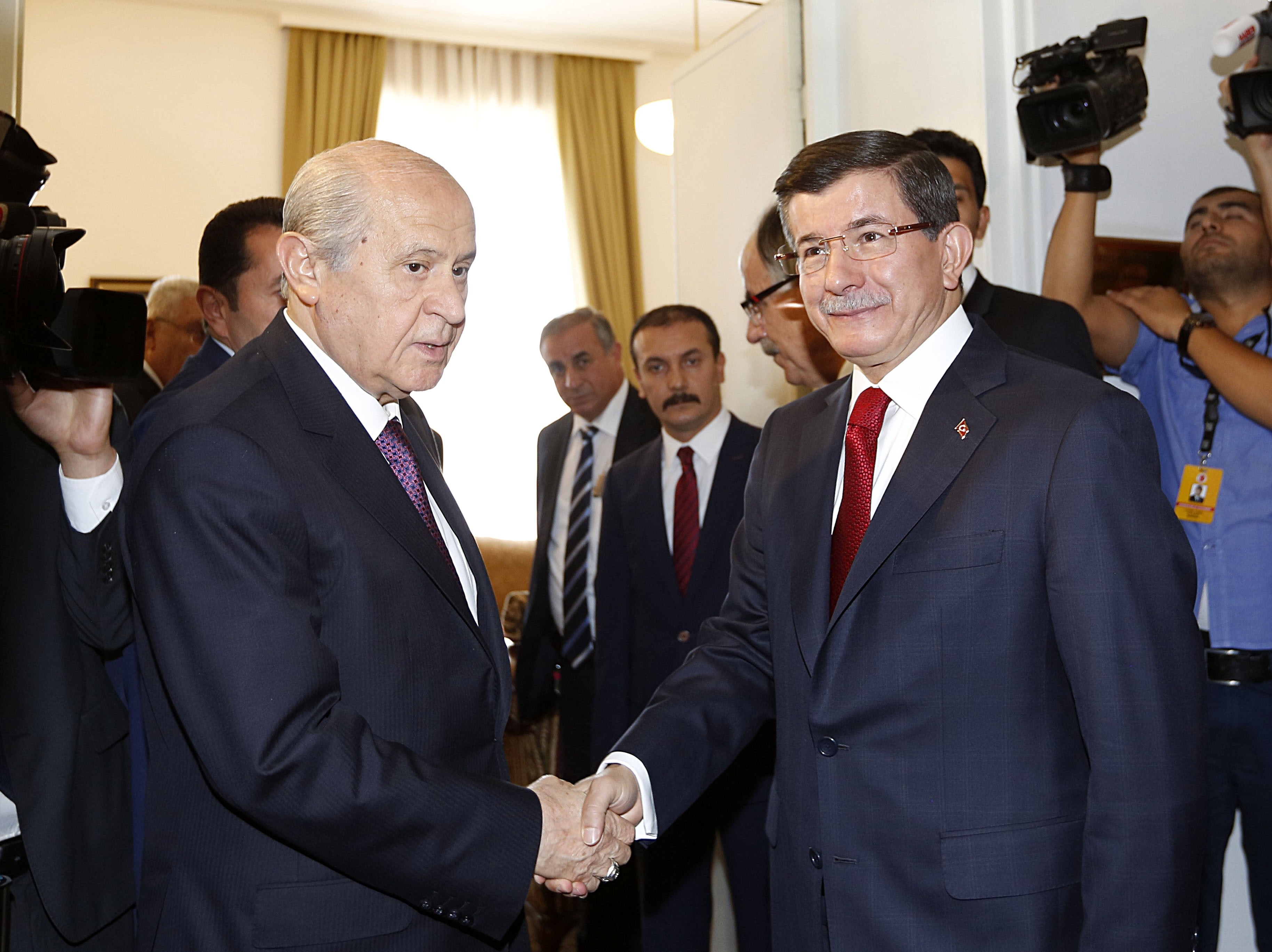 Davutoğlu, Bahçeli'yi ziyaret edecek