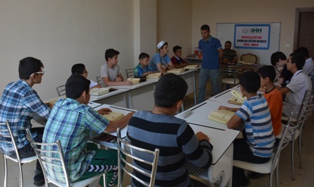 Osman Nuri Topbaş,  Ribat Gökkuşağı Kuran Kursu’nu ziyaret etti