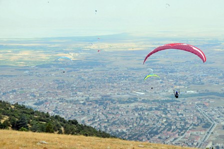 XC Open yamaç paraşütü şampiyonası Akşehir’de başladı