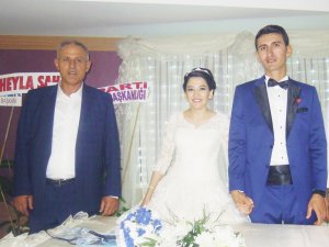 Yasemin ve Mustafa dünya evine girdi