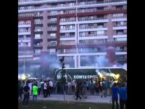 Taraftar takımını böyle karşıladı