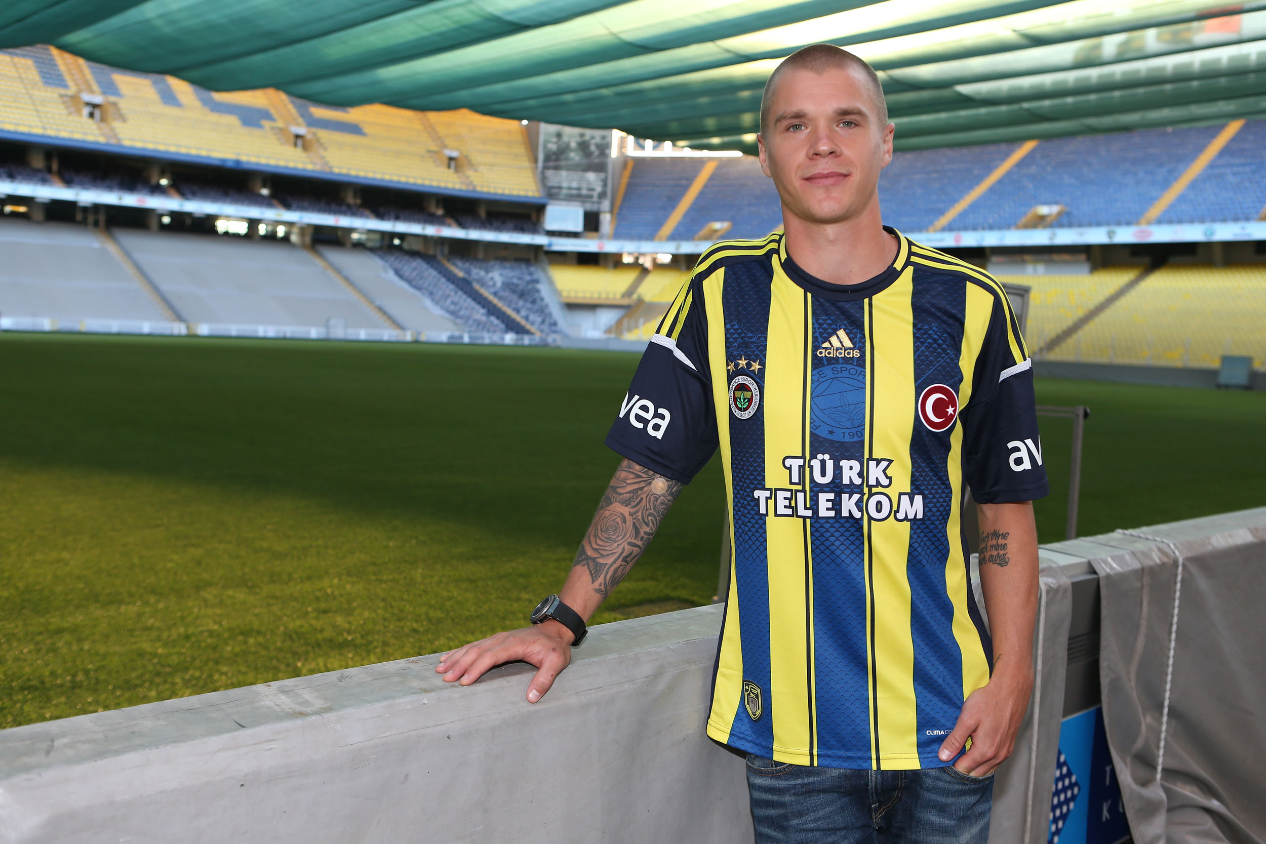 Son Dakika! Holmen resmen Konyaspor'da