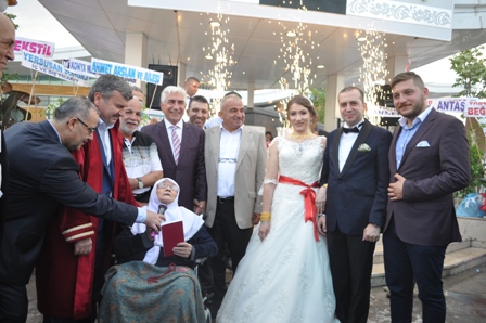 Esat Duysak kızını evlendirdi