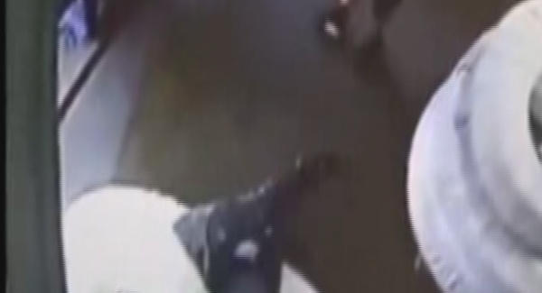 İşçi dengeyi tutturamayınca ortaya bu görüntüler çıktı VİDEO