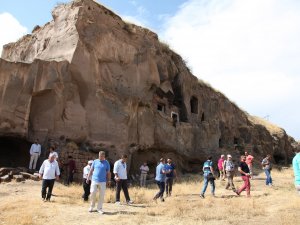 Konyalı Gazeteciler Ahlat’ta