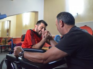 "Engelsiz" şampiyon, el bisikletinde öncü olmak istiyor