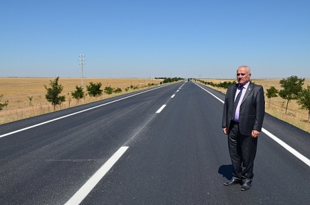 Güneysınır İlçe giriş yolu sıcak asfaltla kaplandı