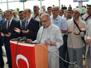 Konya'dan ilk hac kafilesi uğurlandı