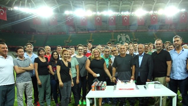 Fatih Terim'e Sürpriz Doğum Günü Kutlaması